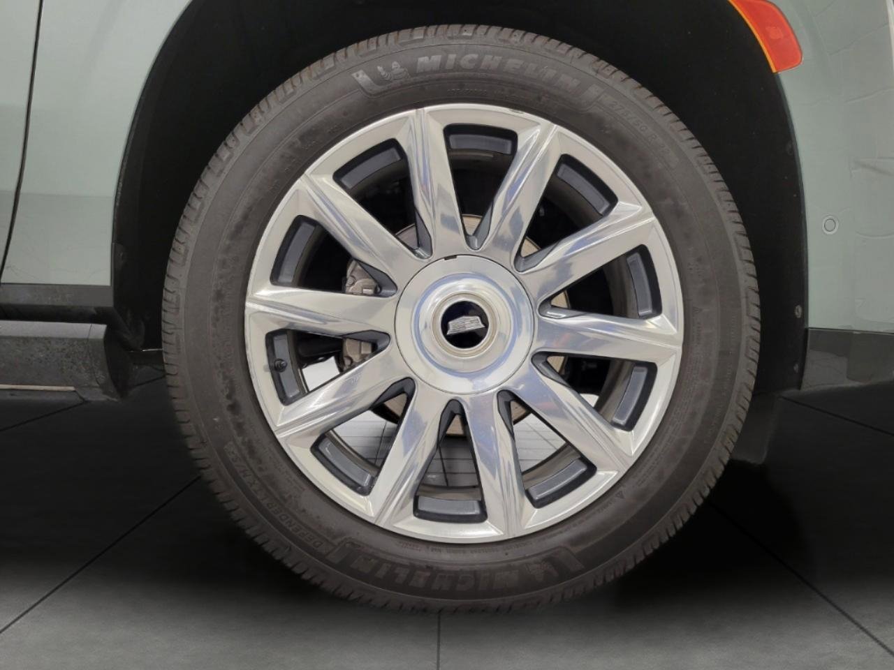 Used 2023 Cadillac Escalade Premium Luxury Platinum AWD/4WD image 3