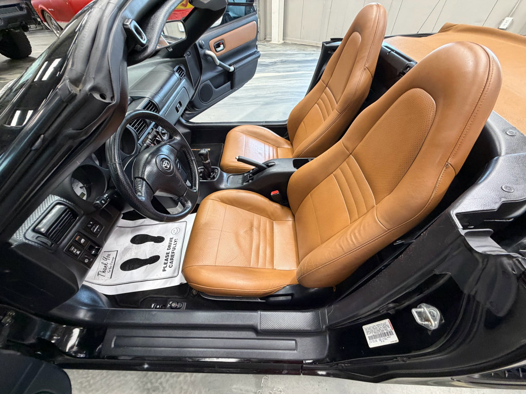 Used 2001 Toyota MR2 RWD image 38