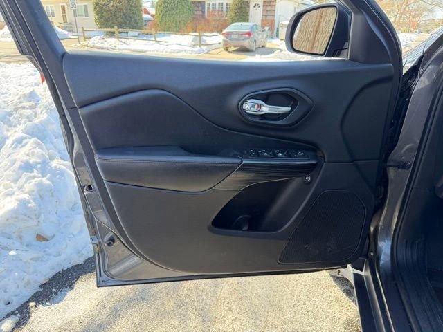 Used 2014 Jeep Cherokee Trailhawk w/ Leather Interior Group image 29