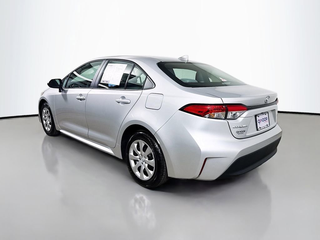 Used 2025 Toyota Corolla LE w/ Convenience Package FWD image 5