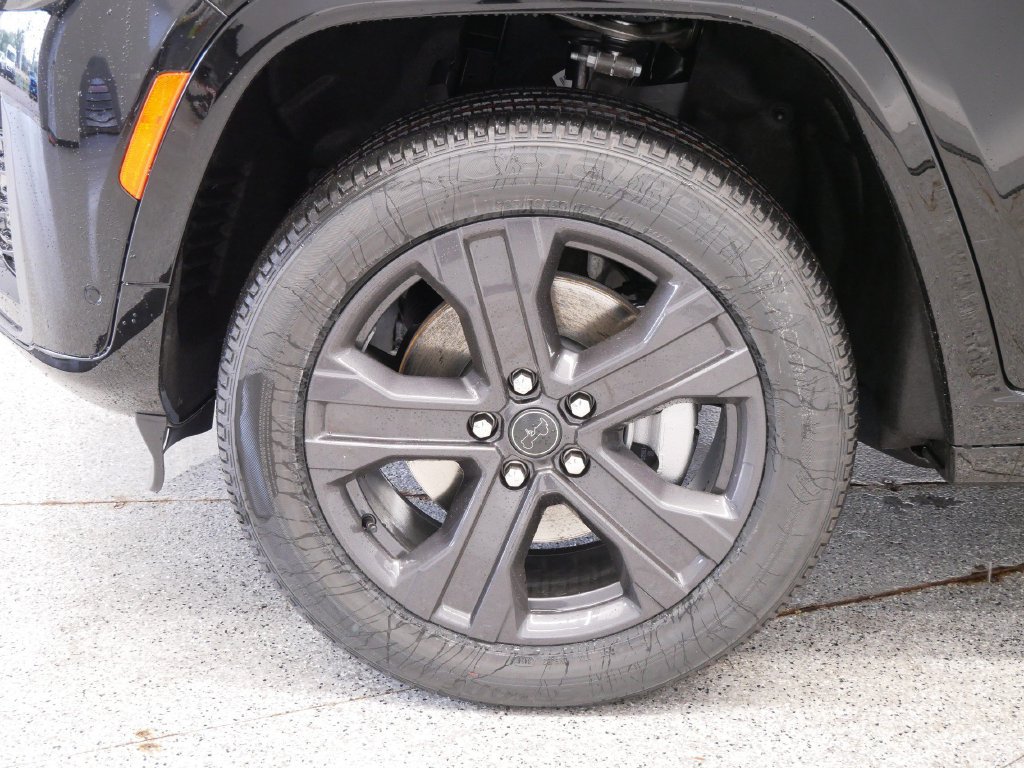 New 2027 Jeep Grand Cherokee L Limited AWD/4WD image 10