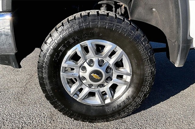 Used 2022 Chevrolet Silverado 2500 LT w/ Convenience Package image 32