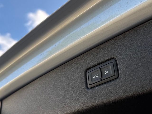 New 2026 Audi SQ7 Prestige AWD/4WD image 32