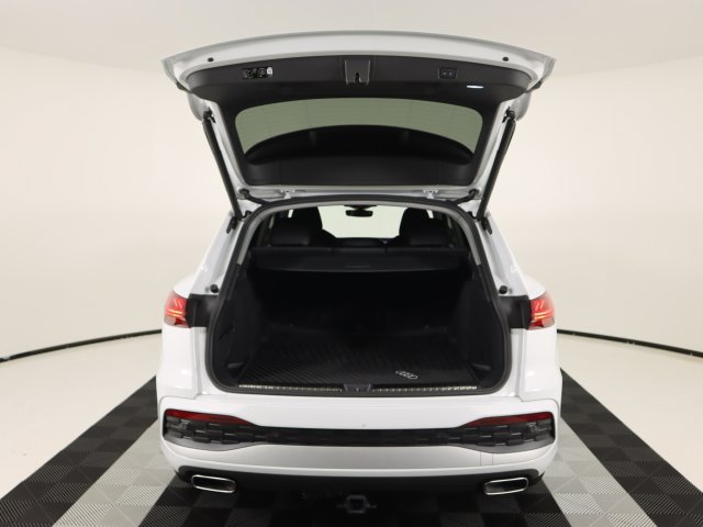 Certified 2025 Audi Q5 Prestige AWD/4WD image 24