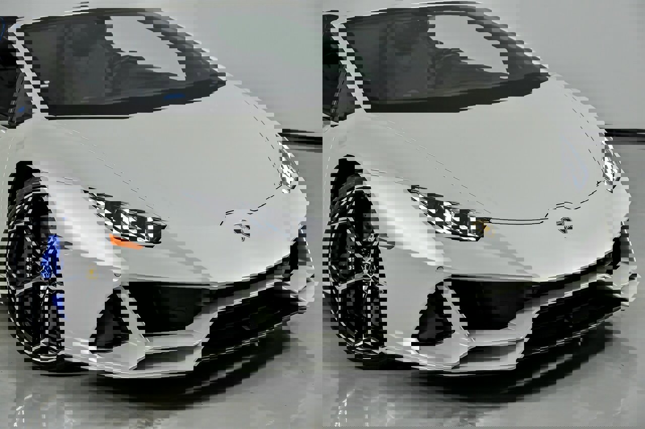 Used 2020 Lamborghini Huracan EVO image 3