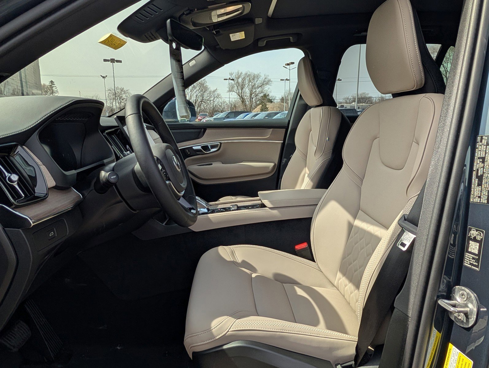 New 2026 Volvo XC90 B6 Plus image 5