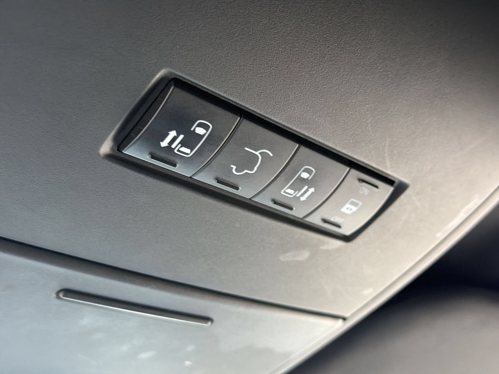 Used 2020 Dodge Grand Caravan SXT FWD image 18