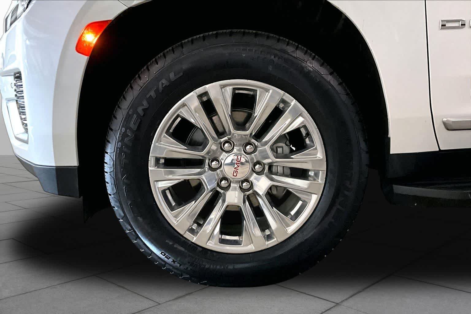 Used 2024 GMC Yukon Denali AWD/4WD image 11