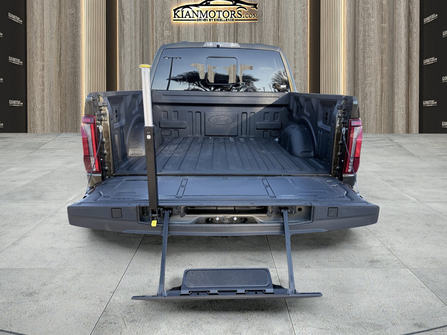 Used 2025 Ford F150 Raptor AWD/4WD image 20