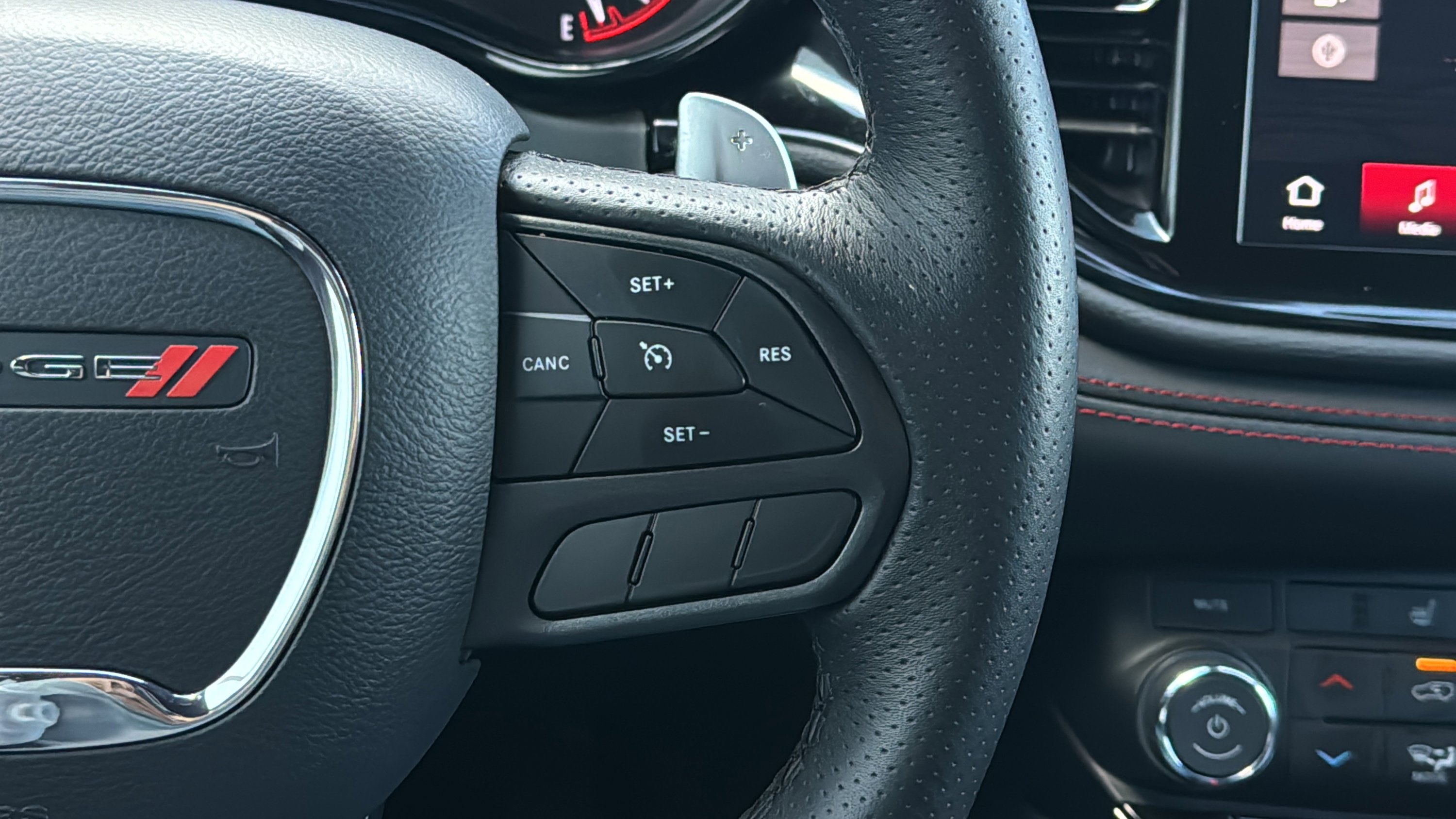 Used 2025 Dodge Durango GT AWD/4WD image 12