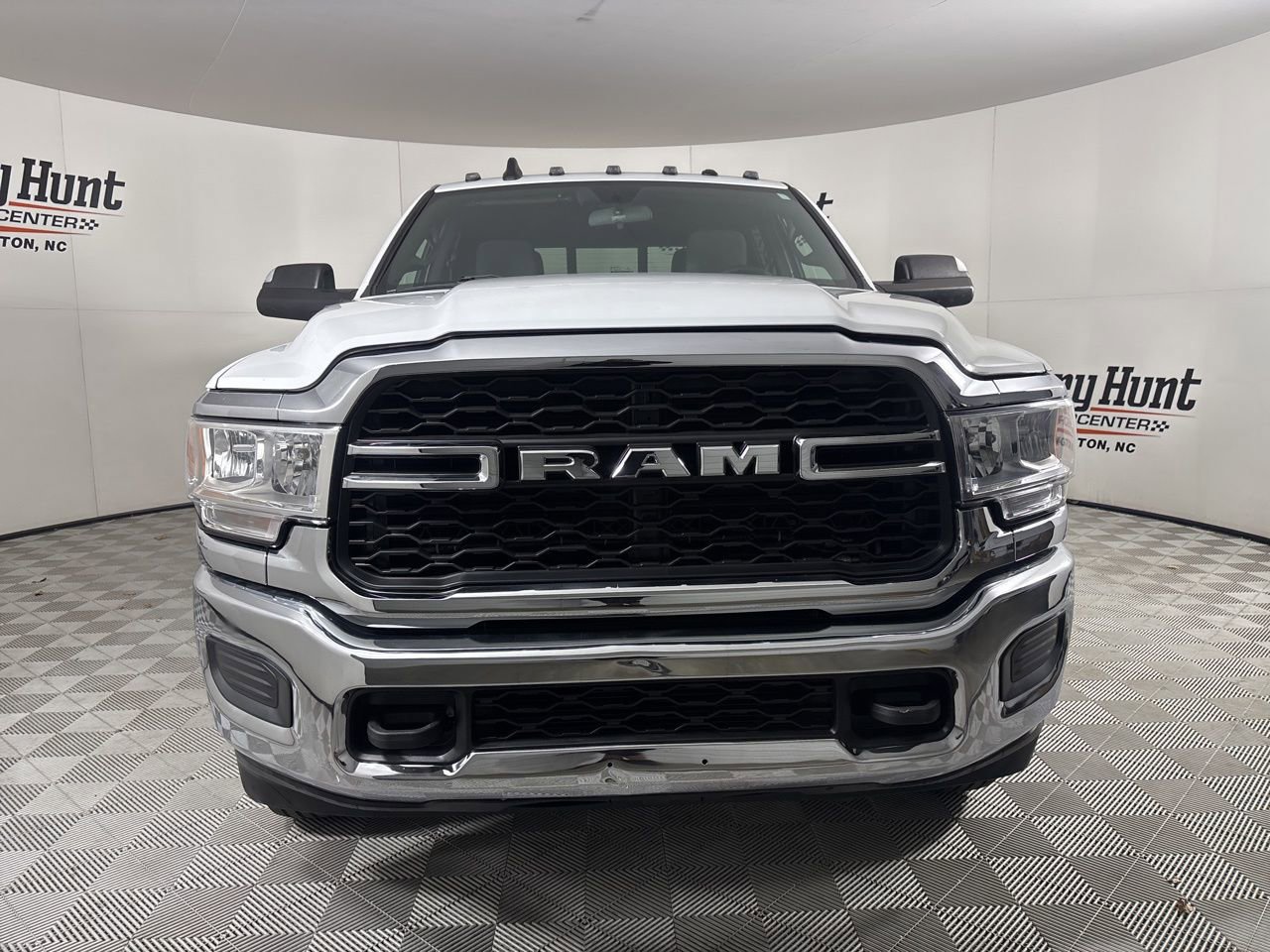 Used 2022 RAM 3500 Tradesman image 2