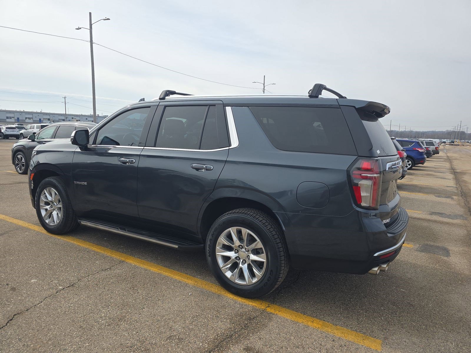 Used 2021 Chevrolet Tahoe Premier w/ Premium Package AWD/4WD image 8