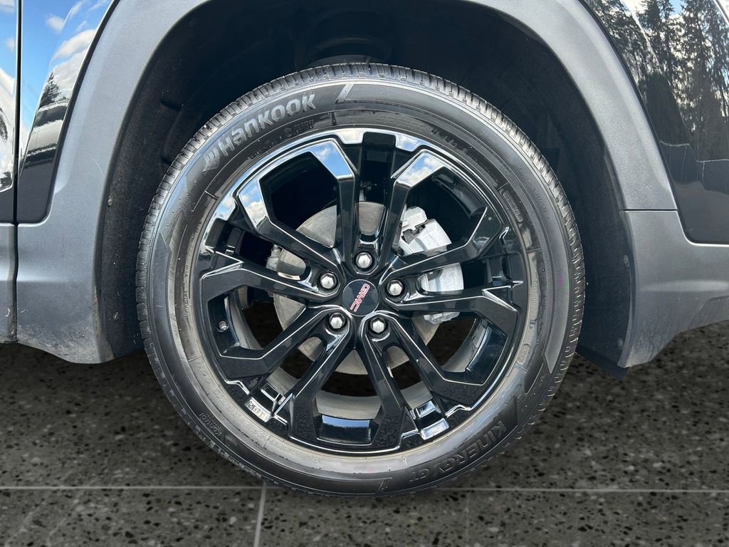 Used 2022 GMC Terrain SLT w/ Infotainment Package II image 9