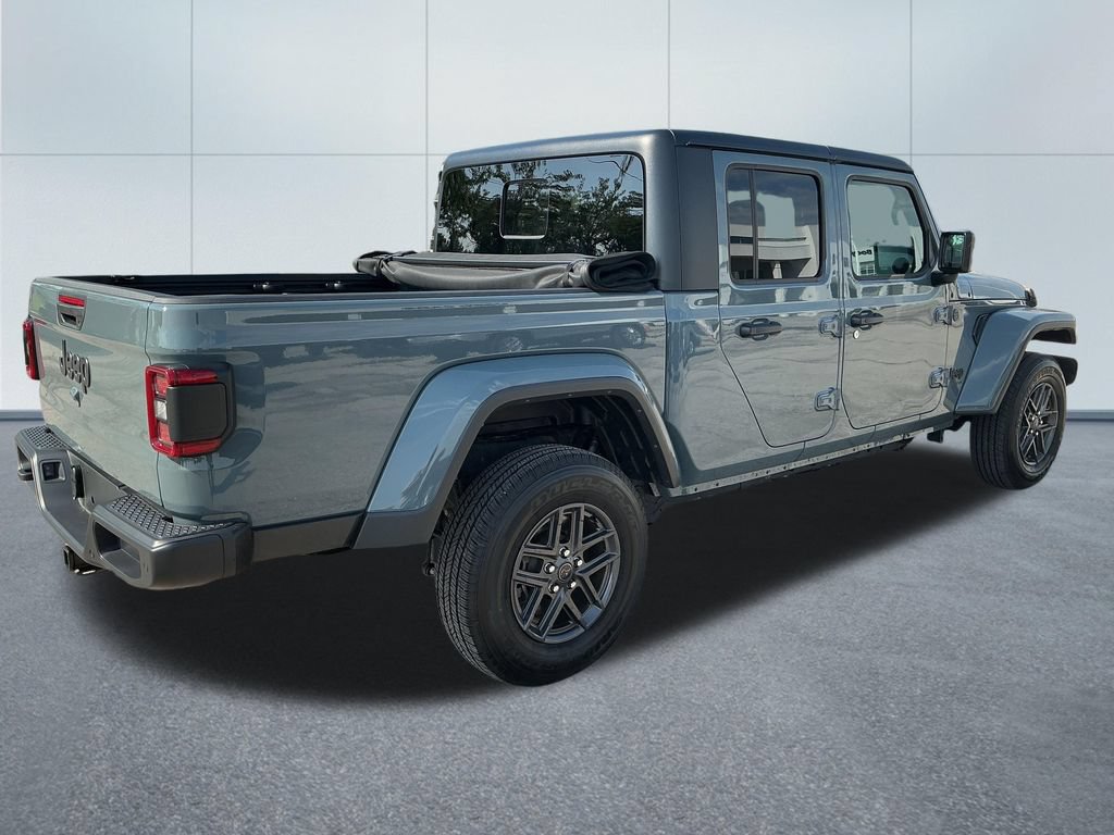Certified 2024 Jeep Gladiator Sport AWD/4WD image 6