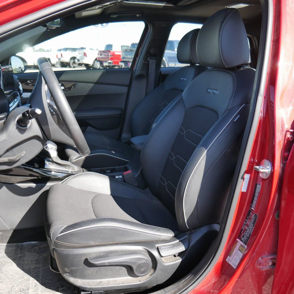 Used 2024 Kia Forte GT-Line w/ GT-Line Premium Package image 16