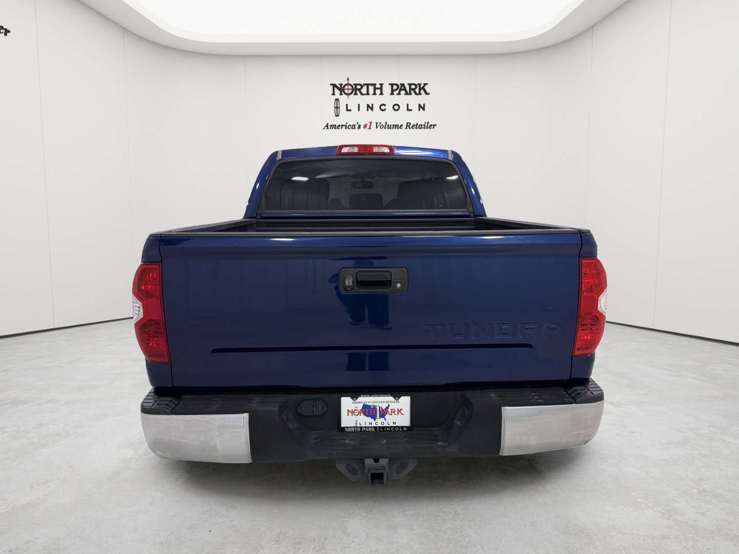 Used 2015 Toyota Tundra SR5 w/ SR5 Upgrade Package RWD image 4