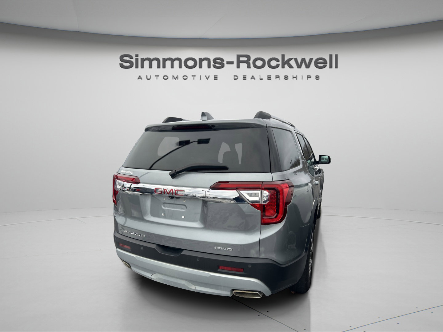 Used 2023 GMC Acadia SLE w/ Driver Convenience Package image 7