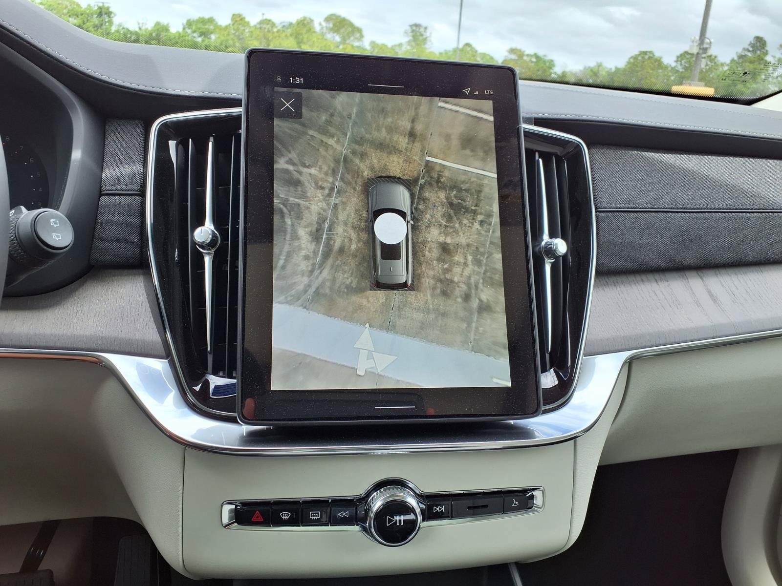 New 2026 Volvo XC90 B6 Ultra w/ Protection Package AWD/4WD image 15