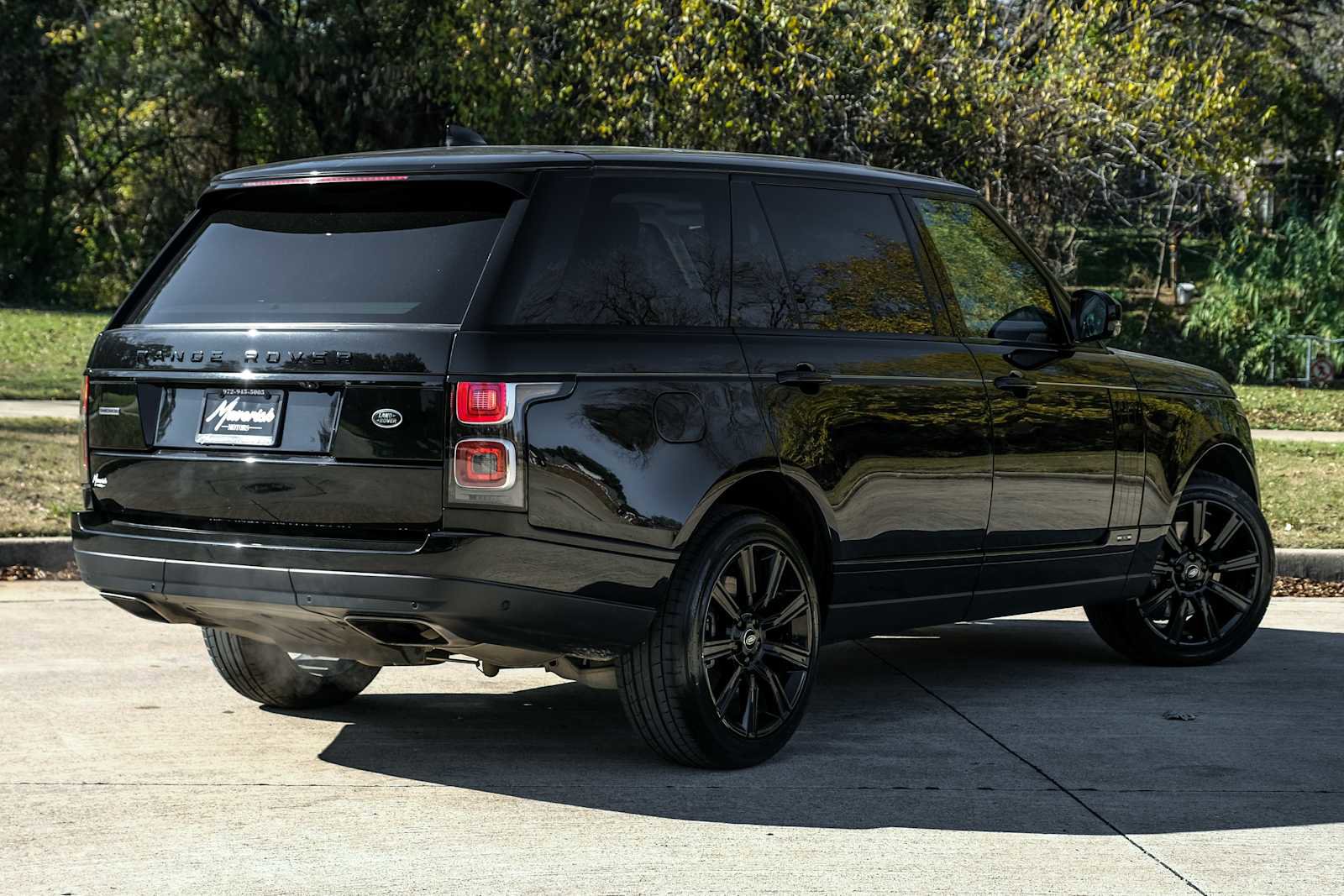 Used 2019 Land Rover Range Rover Long Wheelbase Supercharged image 9