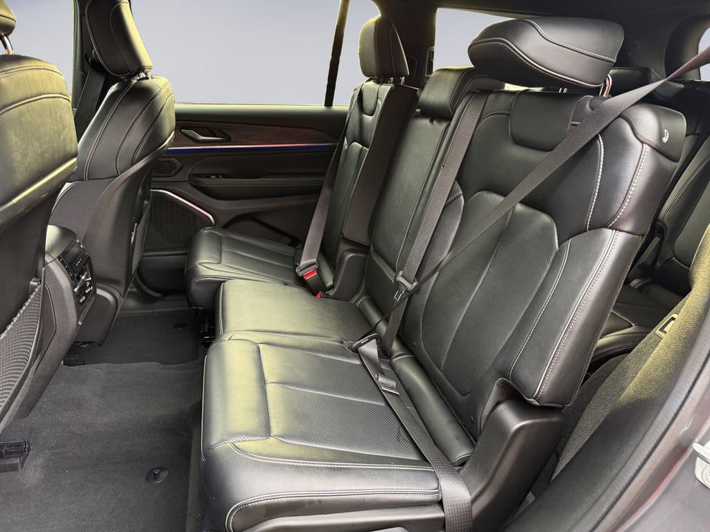 Used 2023 Jeep Grand Cherokee L Overland image 19