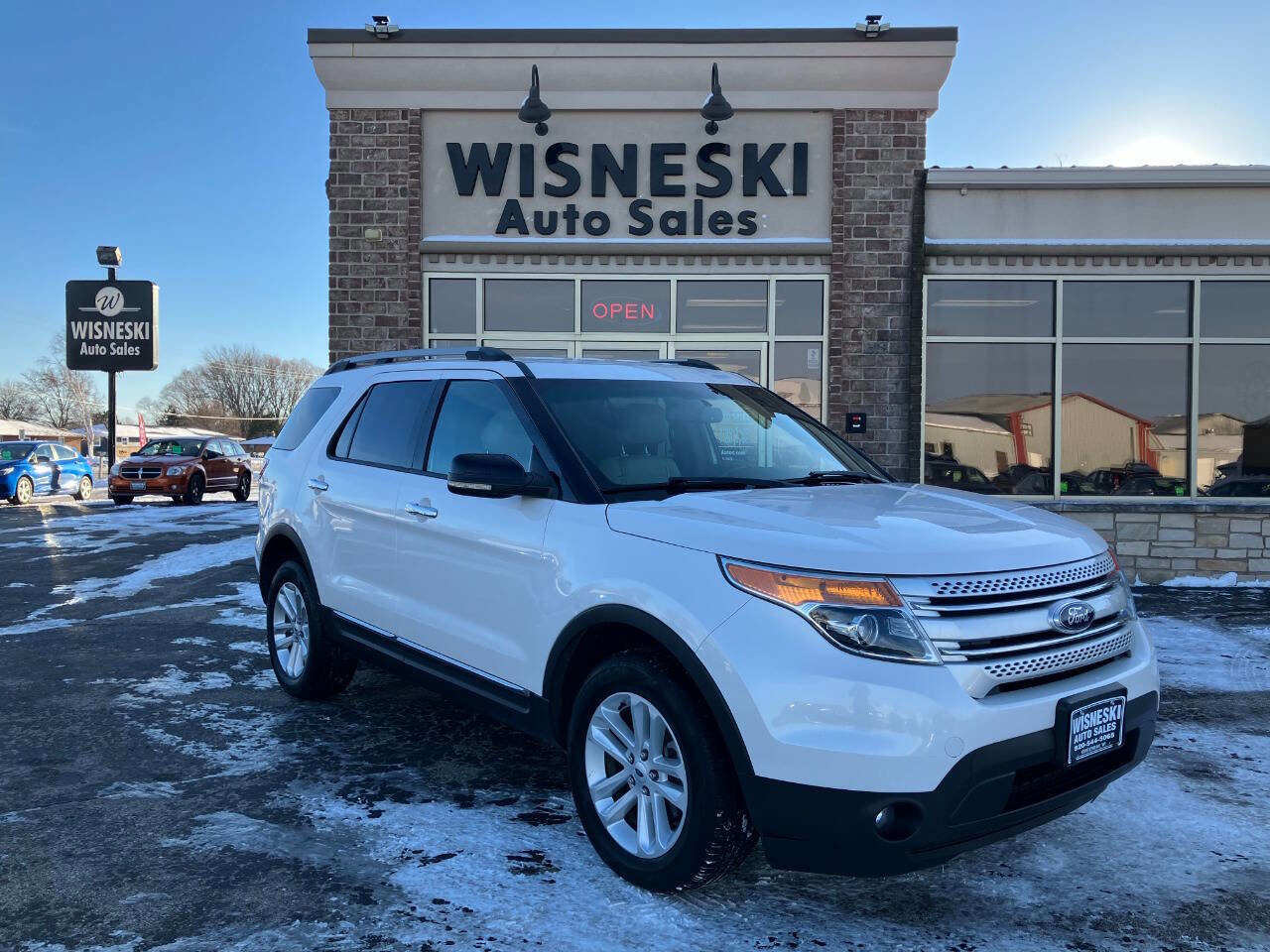 Used 2013 Ford Explorer XLT image 1