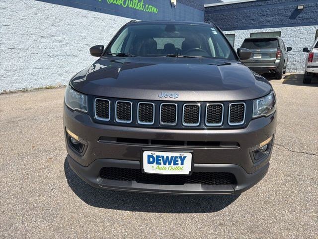 Used 2018 Jeep Compass Latitude w/ Popular Equipment Group AWD/4WD image 8