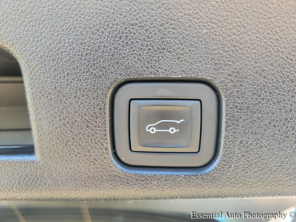 Used 2025 GMC Acadia Elevation AWD/4WD image 21