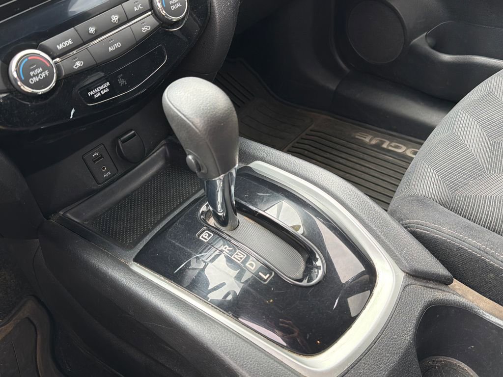 Used 2014 Nissan Rogue SV AWD/4WD image 22