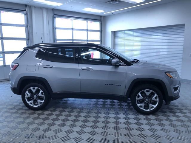 Used 2017 Jeep Compass Limited image 34