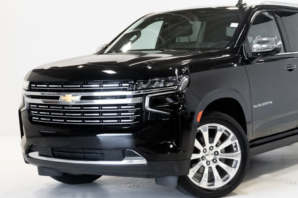 Used 2023 Chevrolet Suburban Premier AWD/4WD image 2
