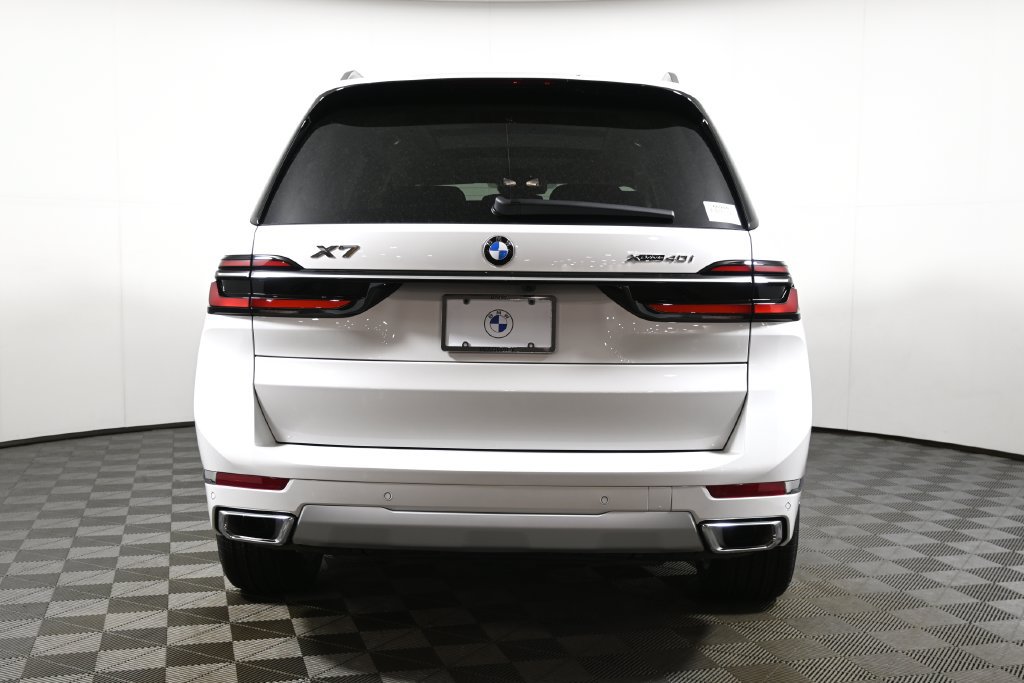 Used 2027 BMW X7 xDrive40i AWD/4WD image 6