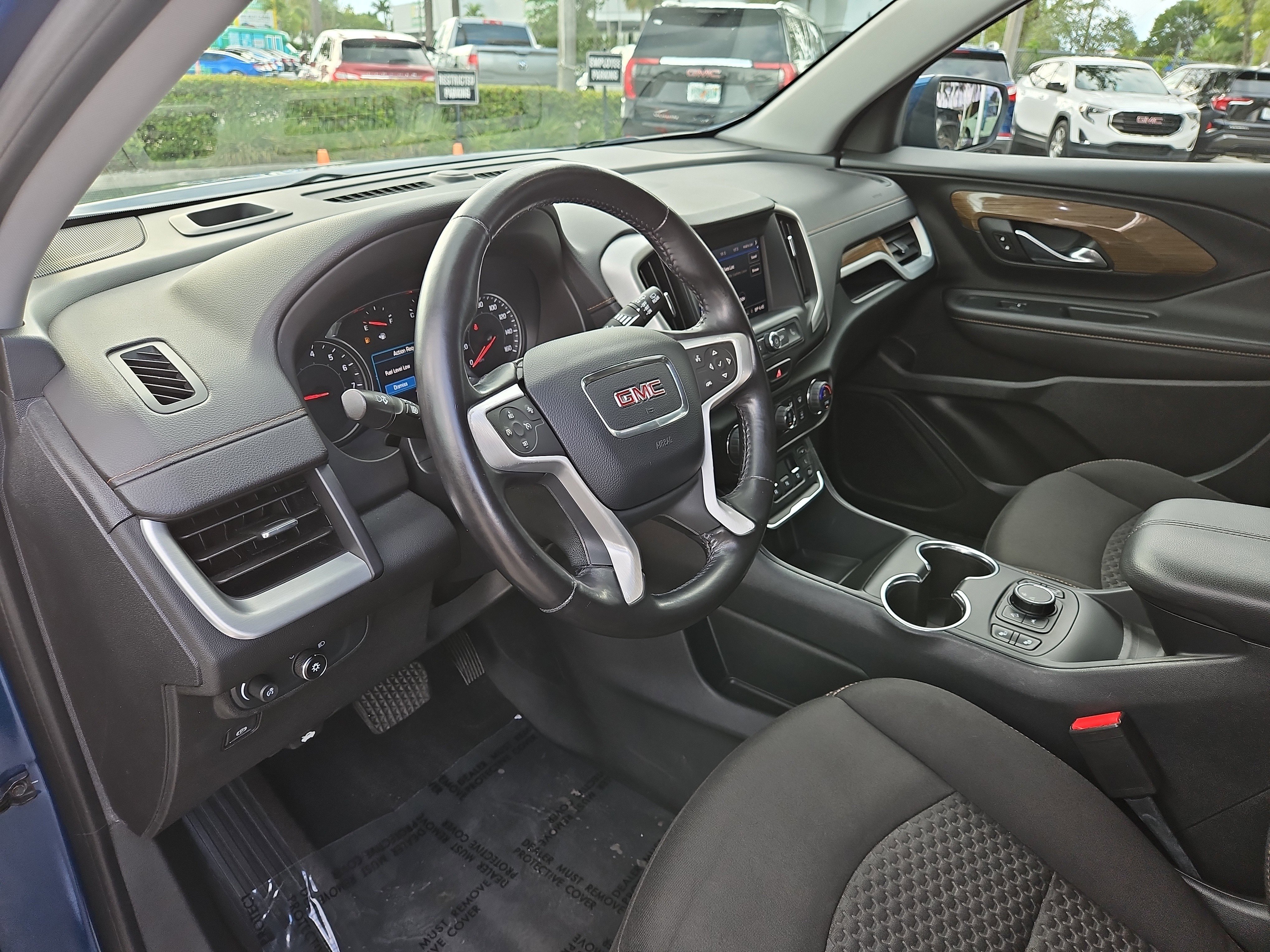 Used 2020 GMC Terrain SLE w/ Driver Convenience Package image 9