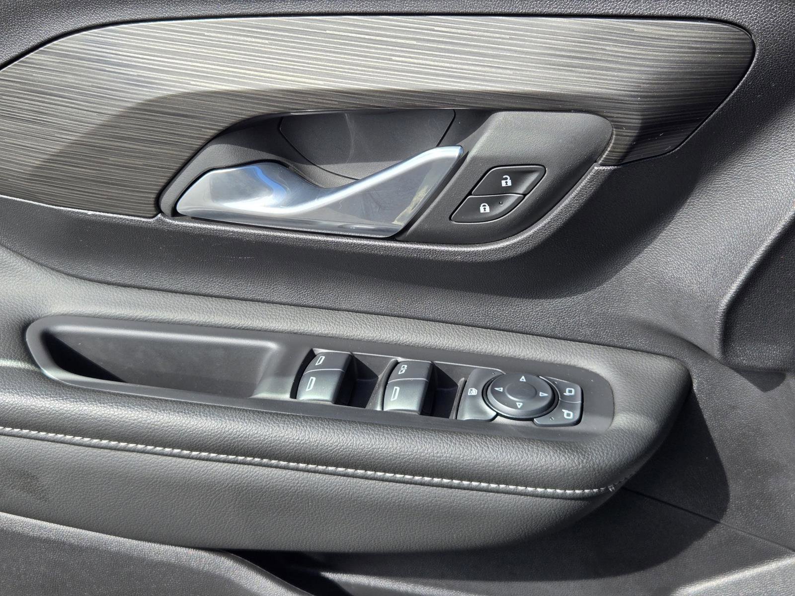 Used 2024 GMC Terrain SLE image 20