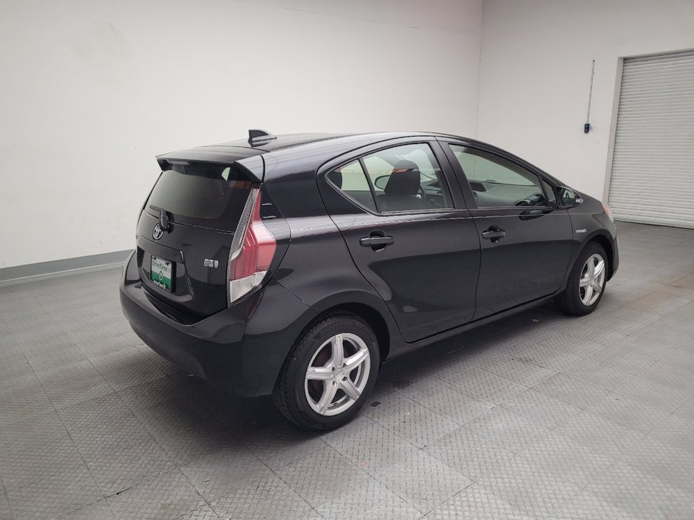 Used 2015 Toyota Prius C One image 9
