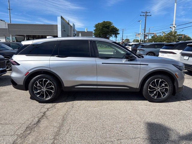 New 2026 Lincoln Nautilus Premier AWD/4WD image 11