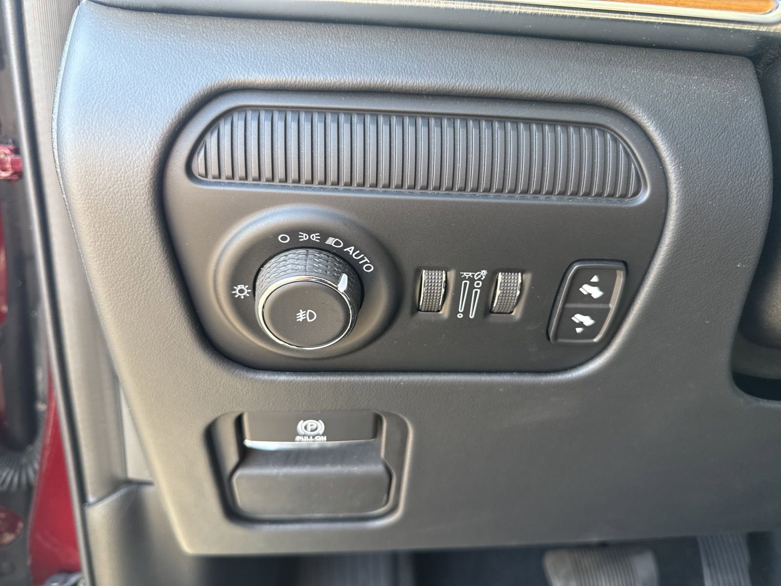 Used 2022 Jeep Grand Wagoneer Series III AWD/4WD image 26