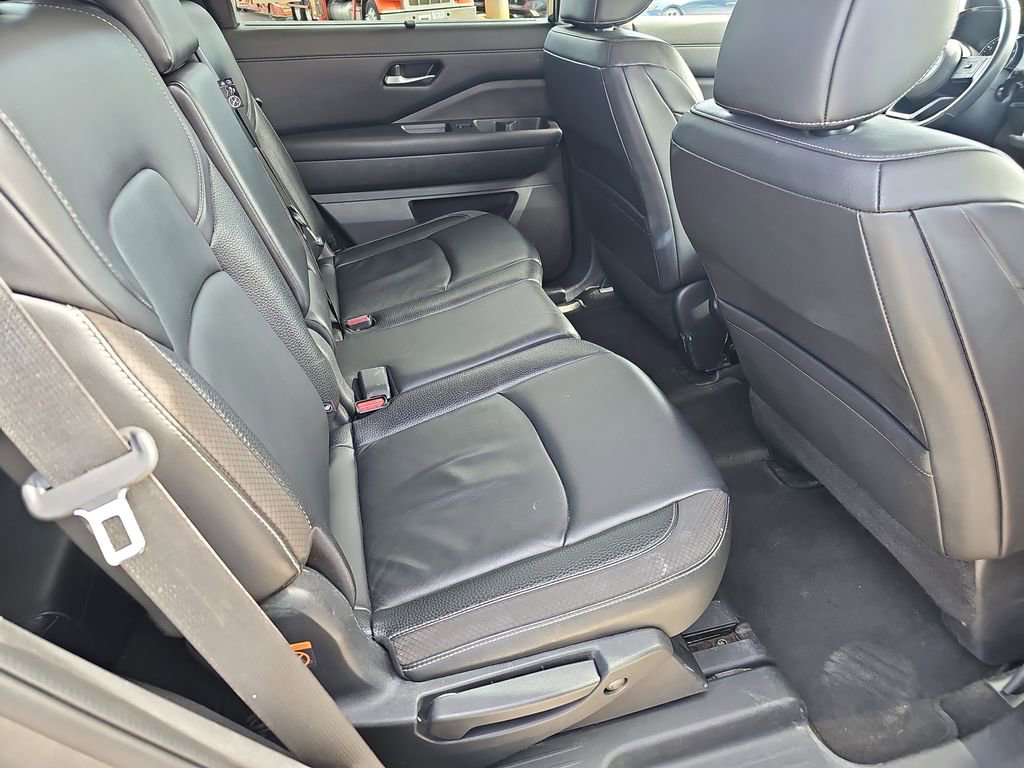 Used 2022 Nissan Pathfinder SL image 12