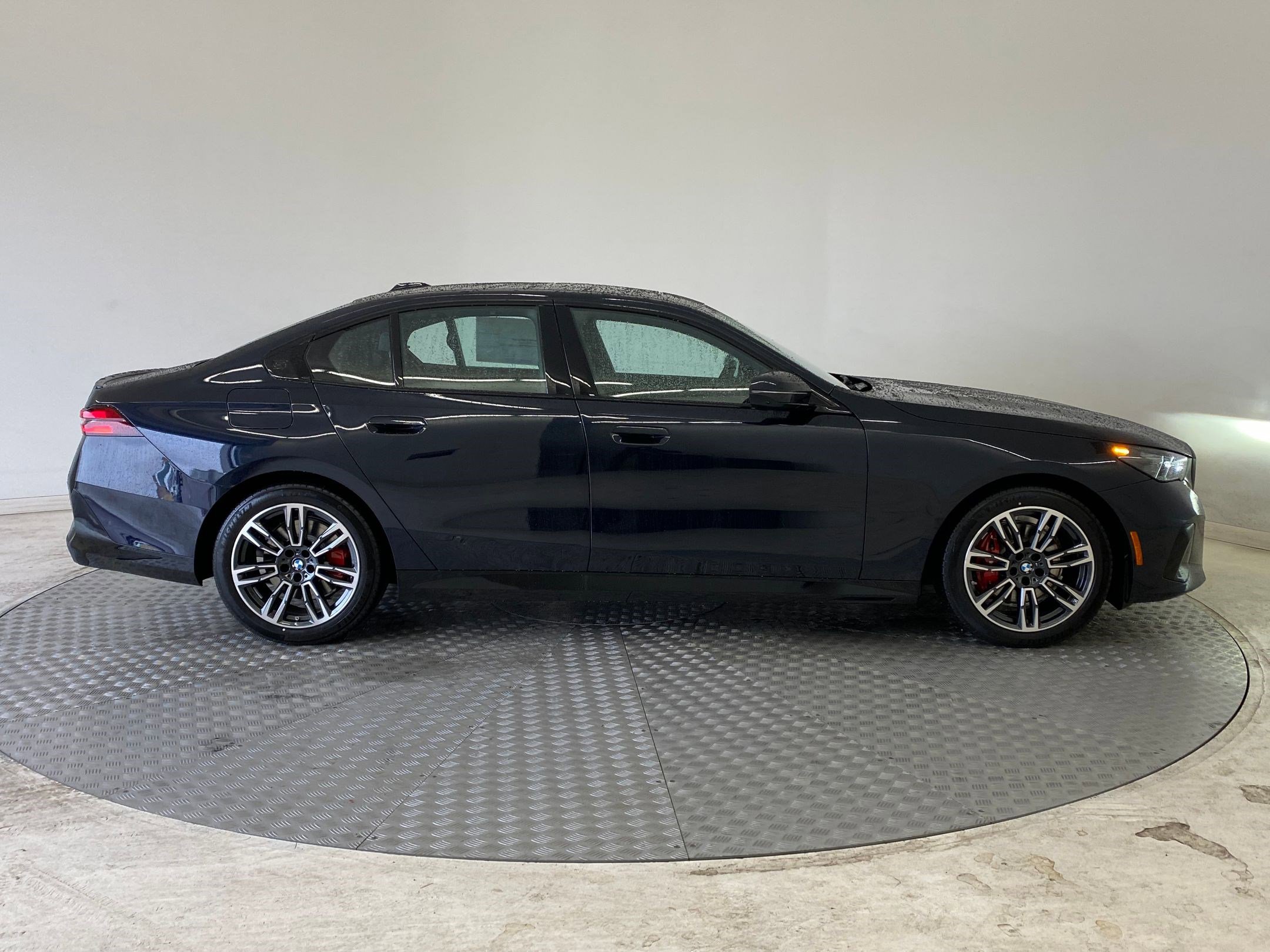 New 2026 BMW 530i xDrive w/ M Sport Package image 7