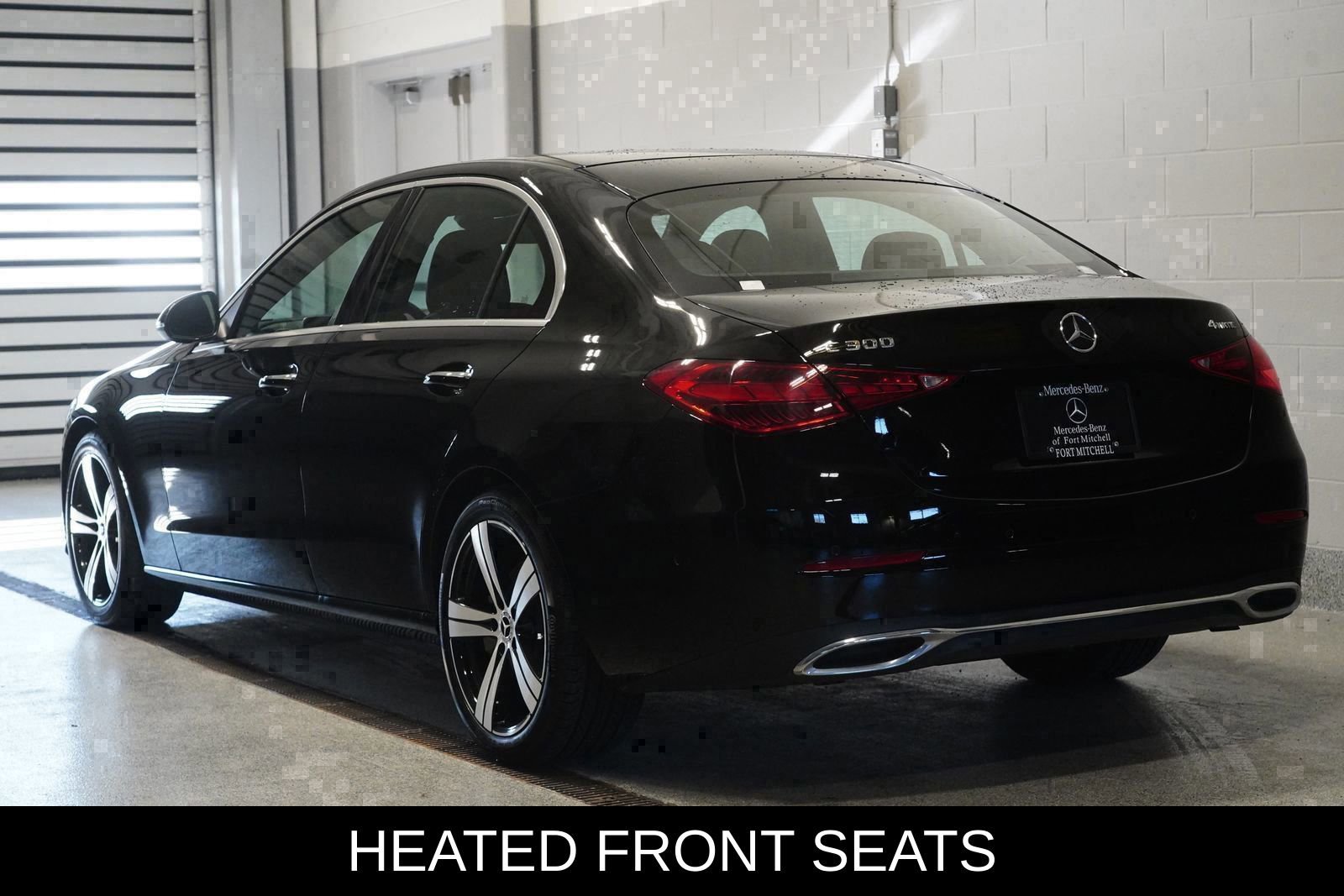 Used 2025 Mercedes-Benz C 300 4MATIC Sedan image 4