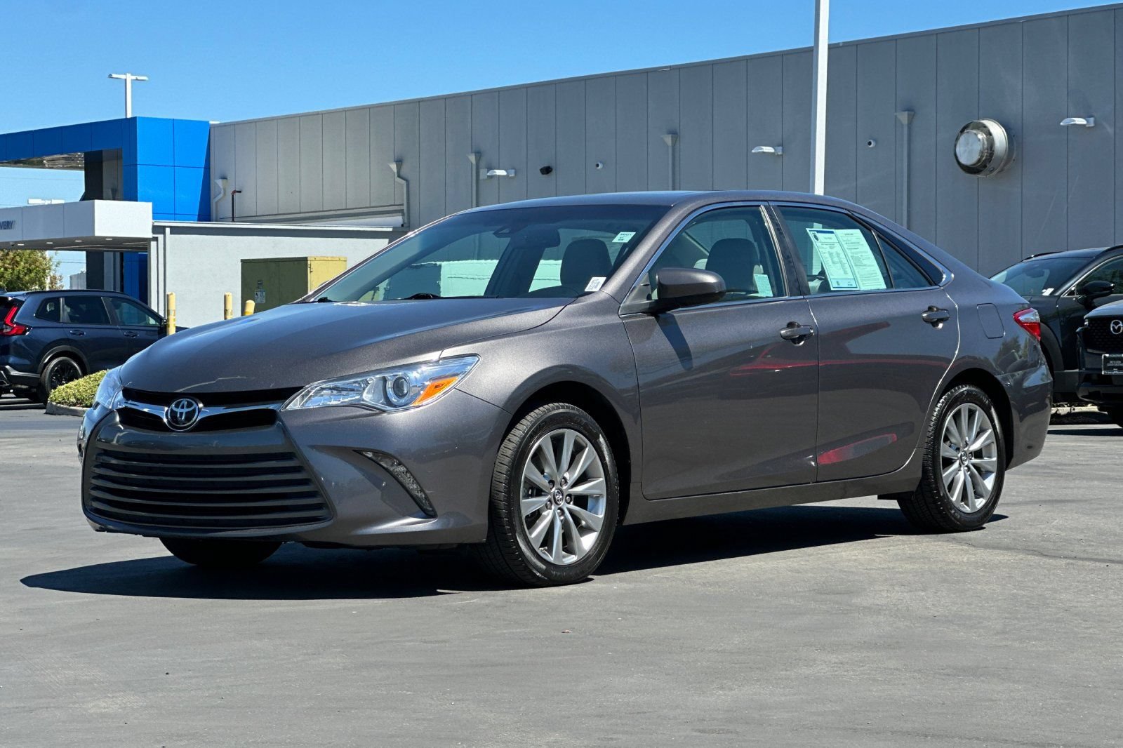 Used 2017 Toyota Camry XLE w/ Moonroof Package FWD image 8