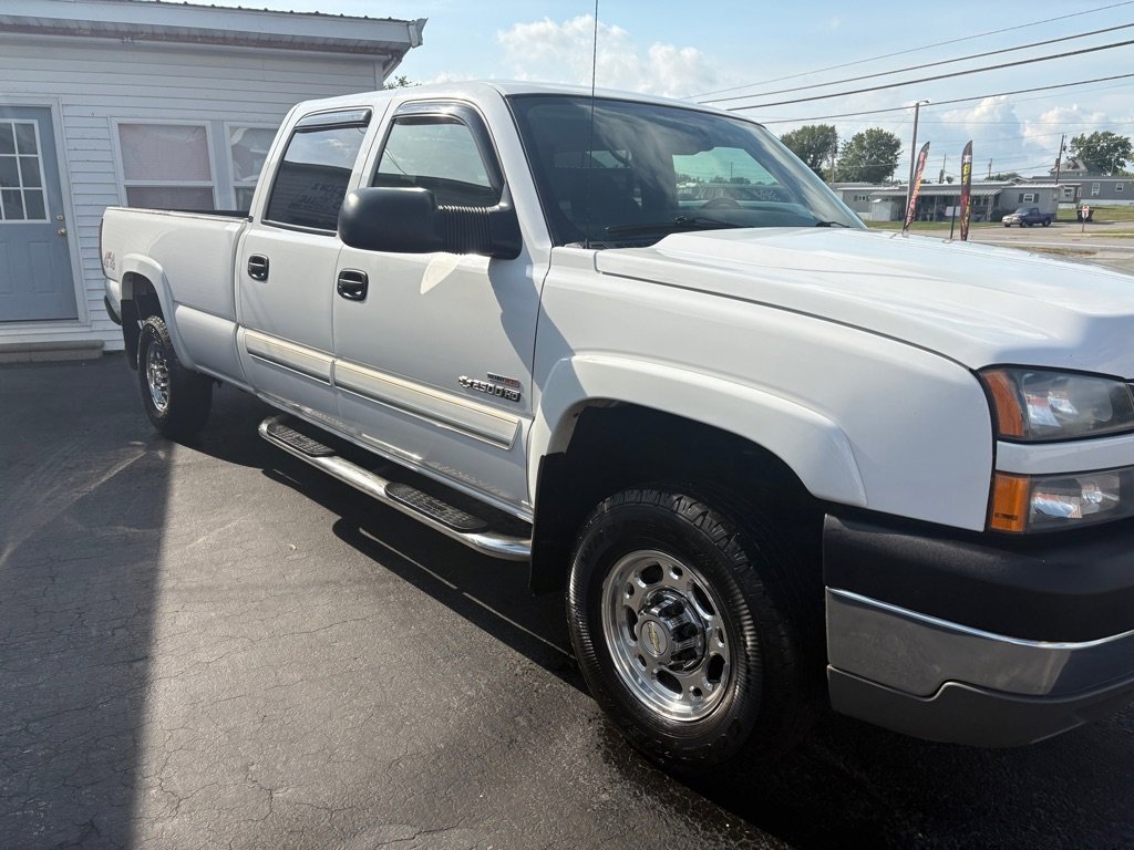 Used 2005 Chevrolet Silverado 2500 LS w/ Heavy-Duty Power Package image 4
