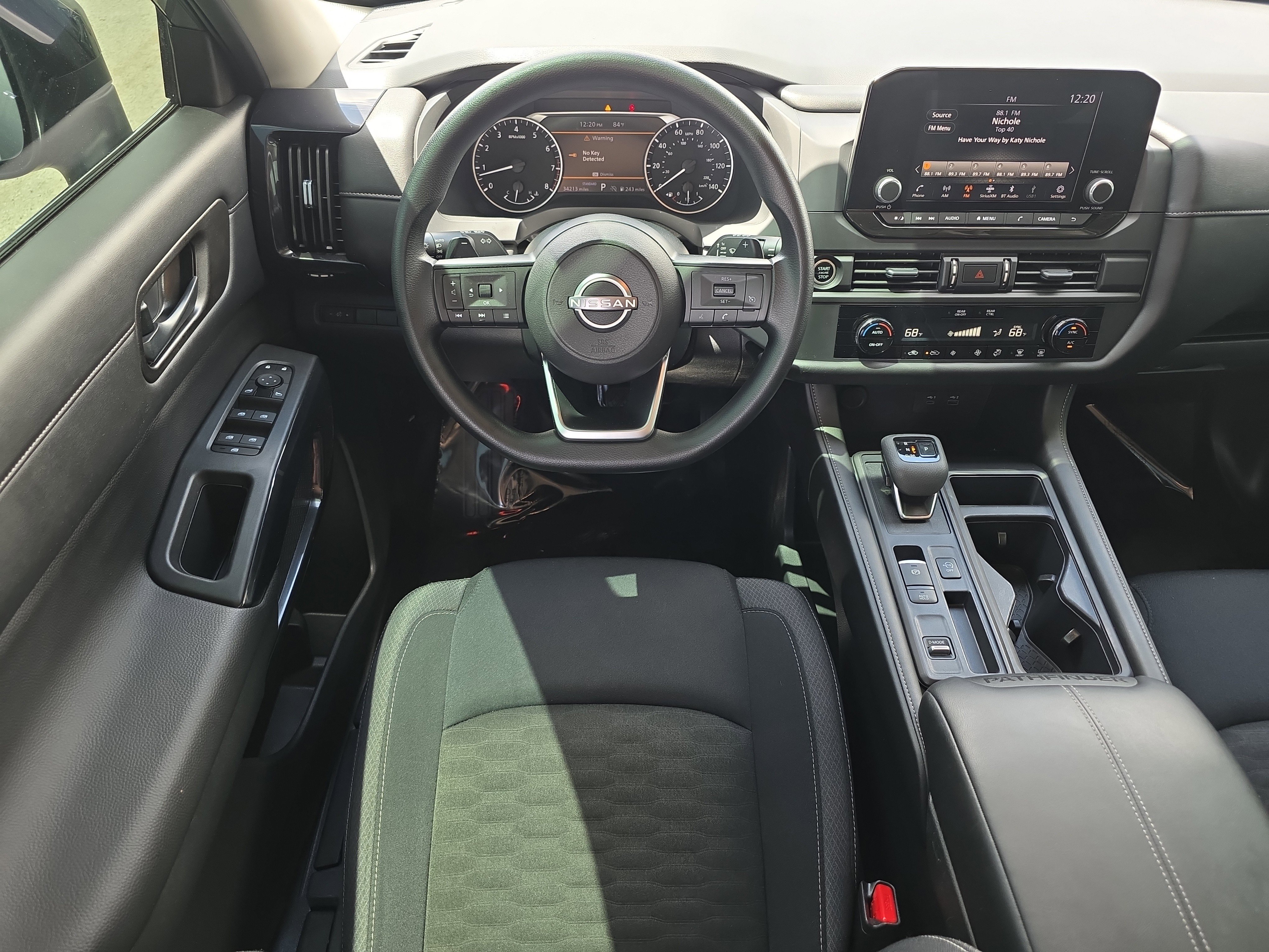 Used 2024 Nissan Pathfinder S image 20