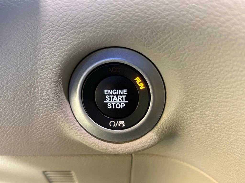 Used 2019 Chrysler Pacifica Touring-L image 22