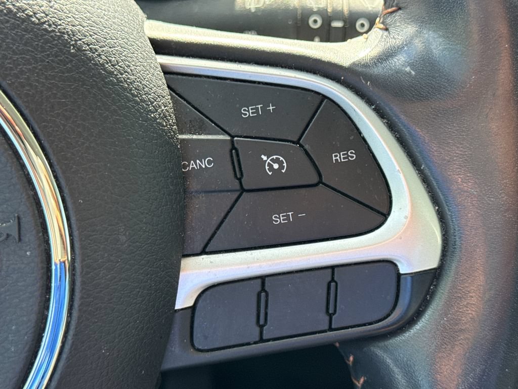 Used 2020 Jeep Compass Latitude FWD image 28