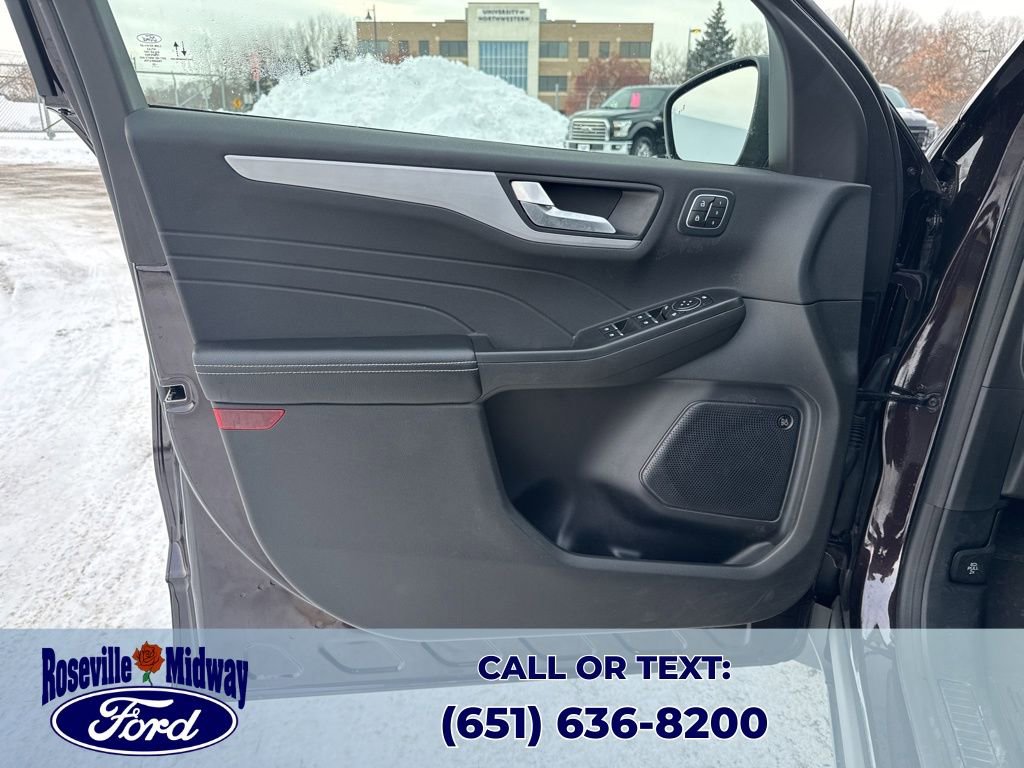 Used 2023 Ford Escape Platinum w/ Premium Technology Package image 29