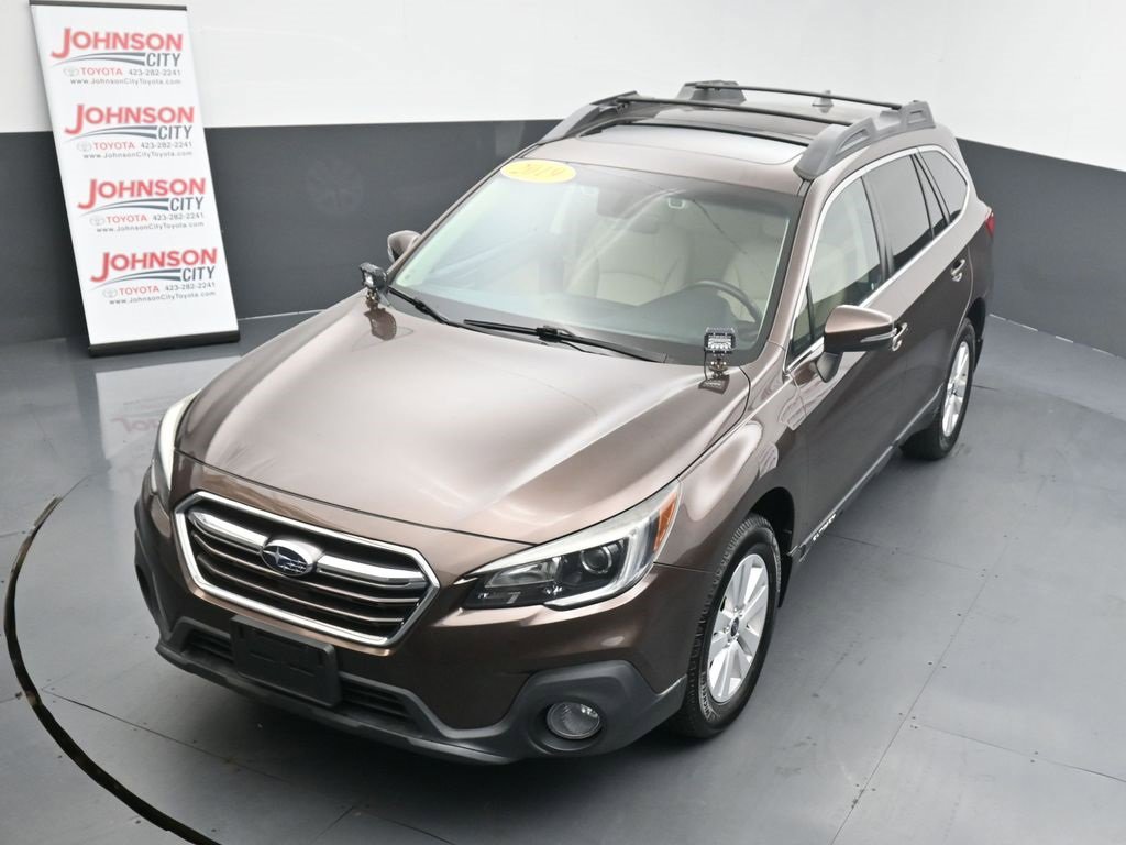 Used 2019 Subaru Outback 2.5i Premium image 12