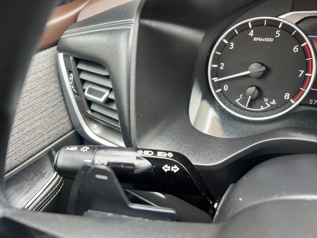 Used 2023 Nissan Rogue SV image 29