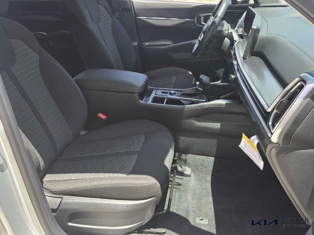 Used 2026 Kia Sorento LX FWD image 17