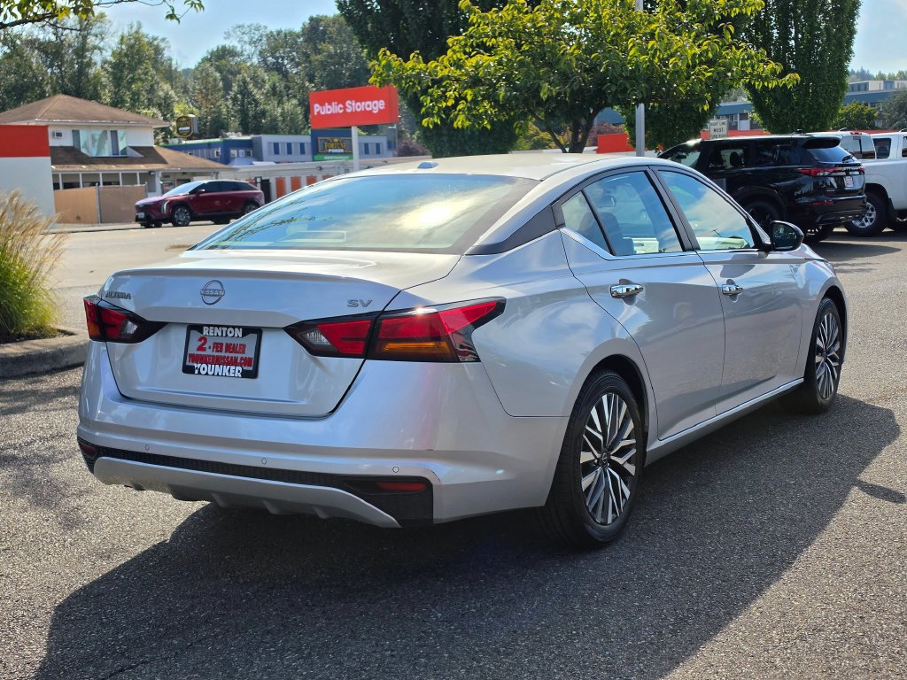 Used 2024 Nissan Altima 2.5 SV FWD image 5