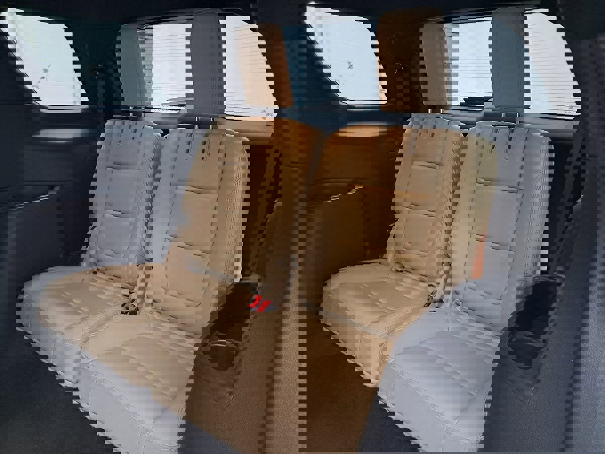 Used 2017 Ford Explorer Limited w/ Equipment Group 301A FWD image 26